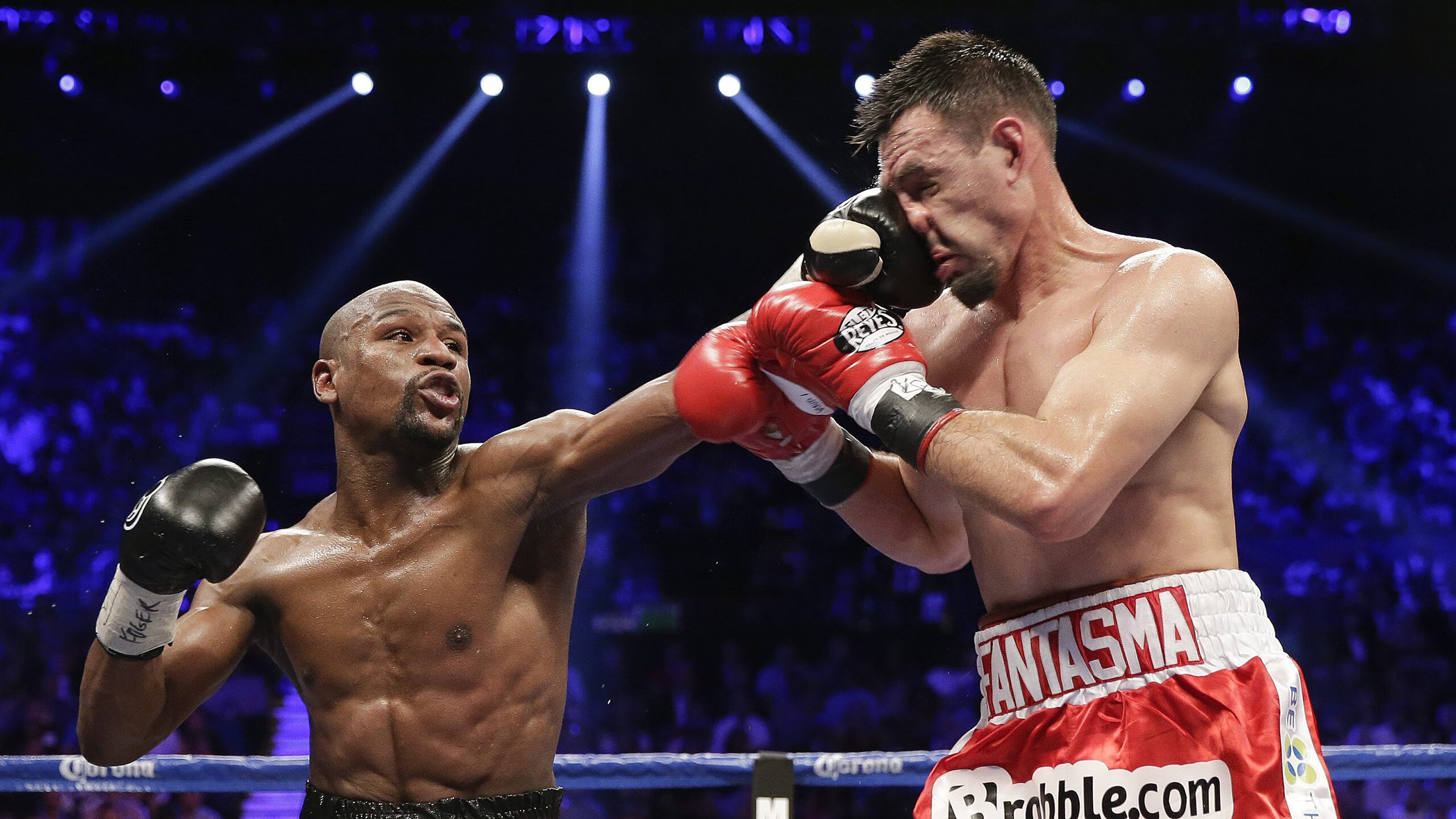 kaiyun体育-比赛中场：车手的奇迹逆转故事，职业赛车手视频